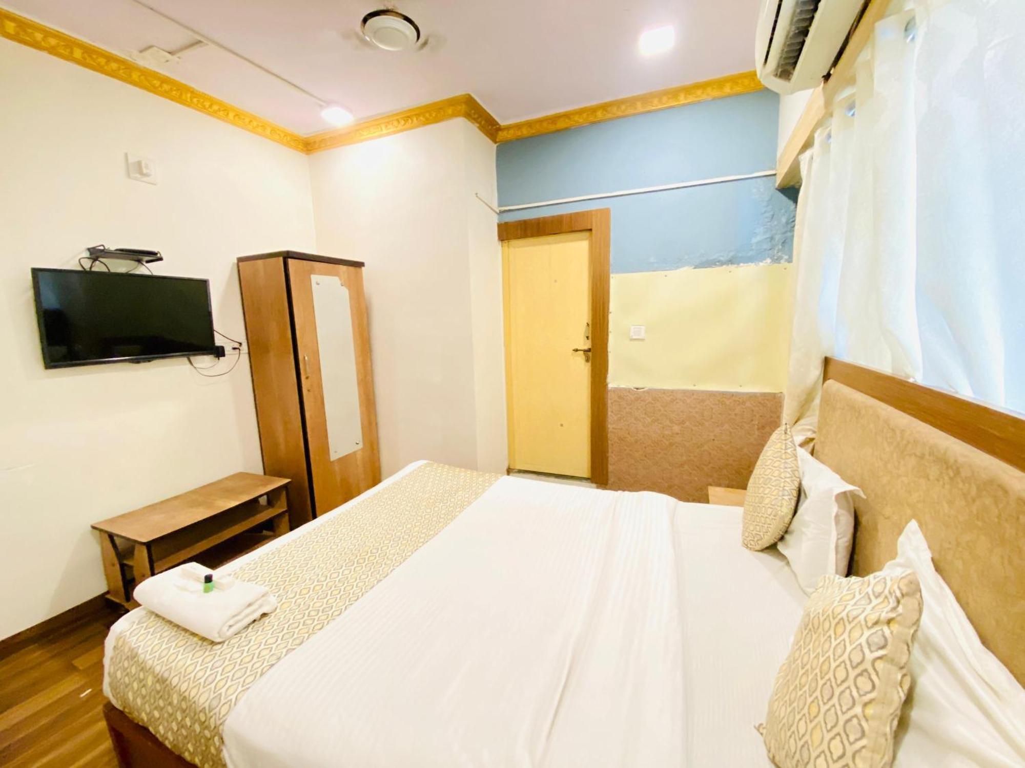 Hotel Abc Satellite Prahlad Nagar Ahmedabad Exteriör bild