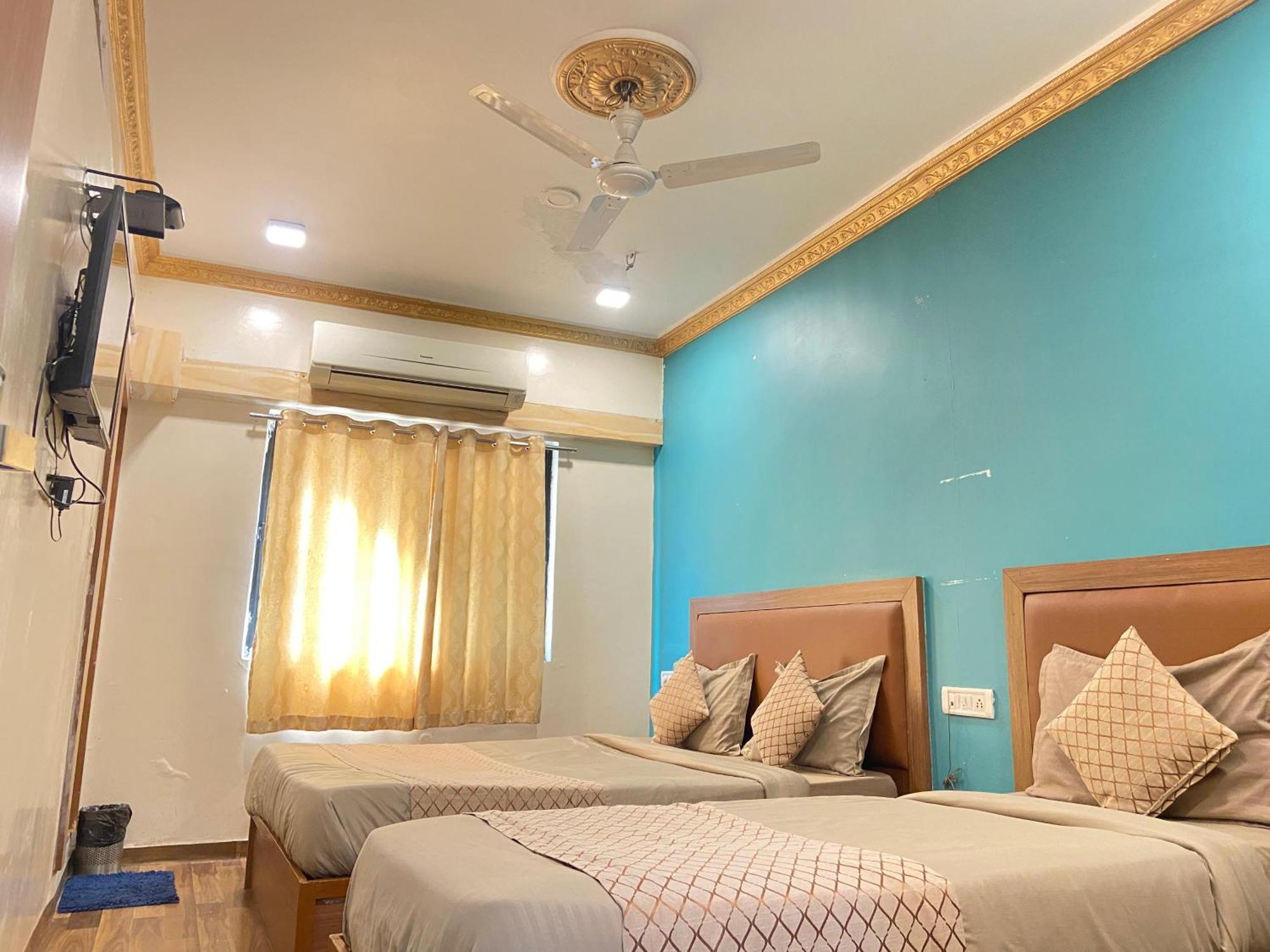 Hotel Abc Satellite Prahlad Nagar Ahmedabad Exteriör bild