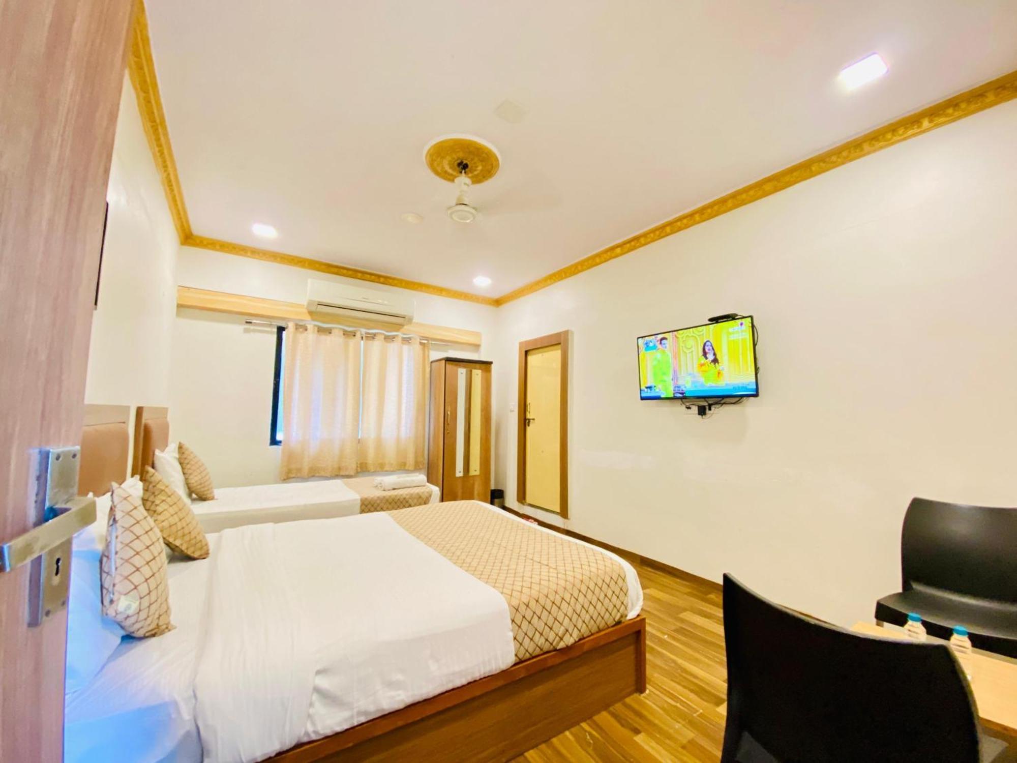 Hotel Abc Satellite Prahlad Nagar Ahmedabad Exteriör bild