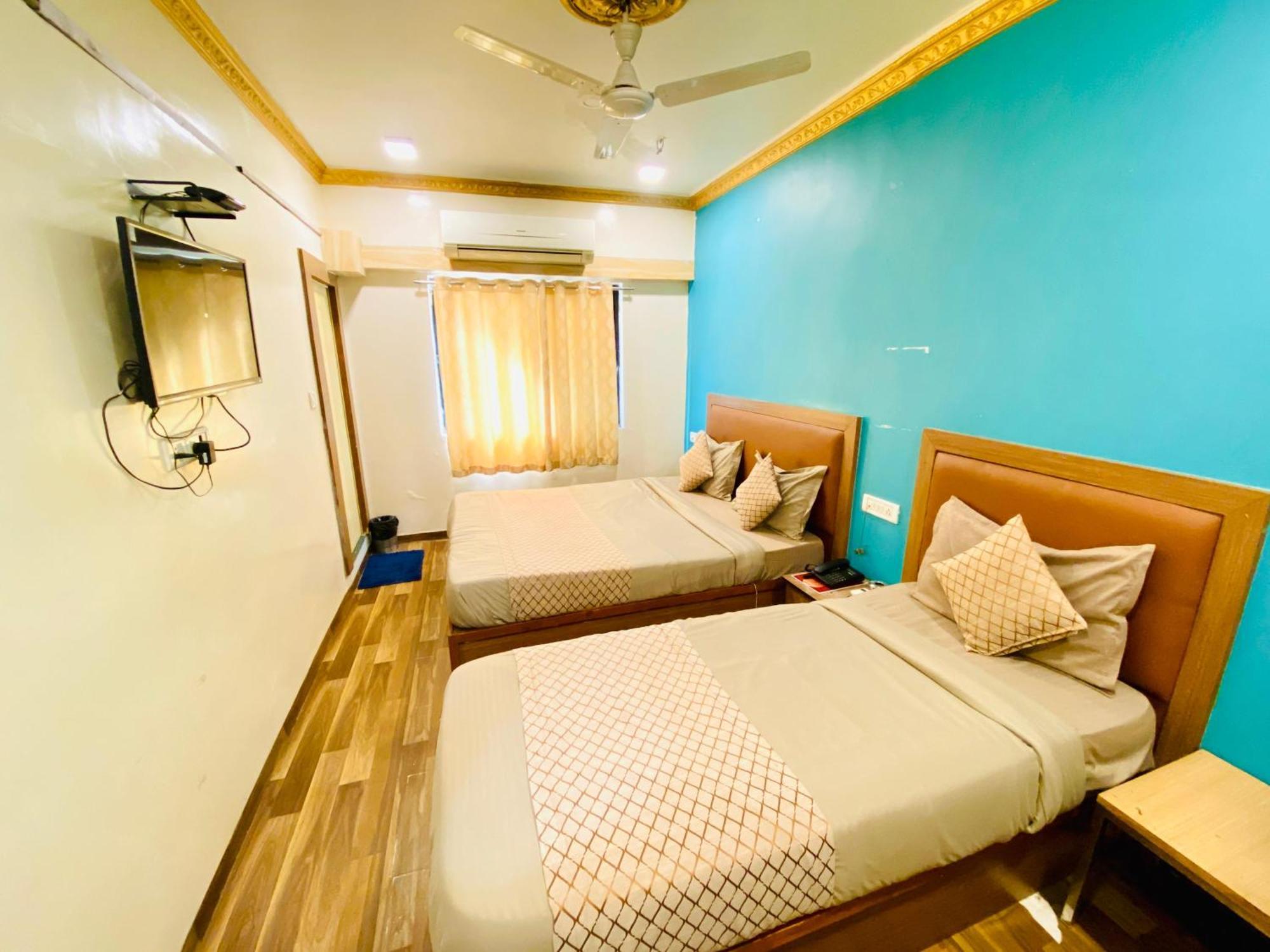 Hotel Abc Satellite Prahlad Nagar Ahmedabad Exteriör bild