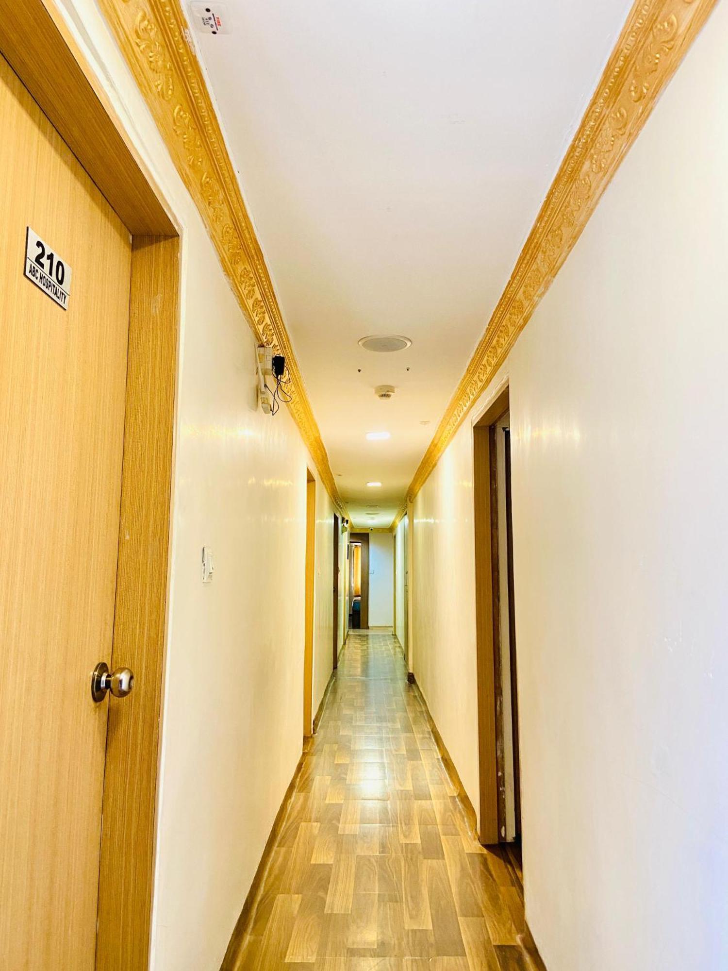 Hotel Abc Satellite Prahlad Nagar Ahmedabad Exteriör bild