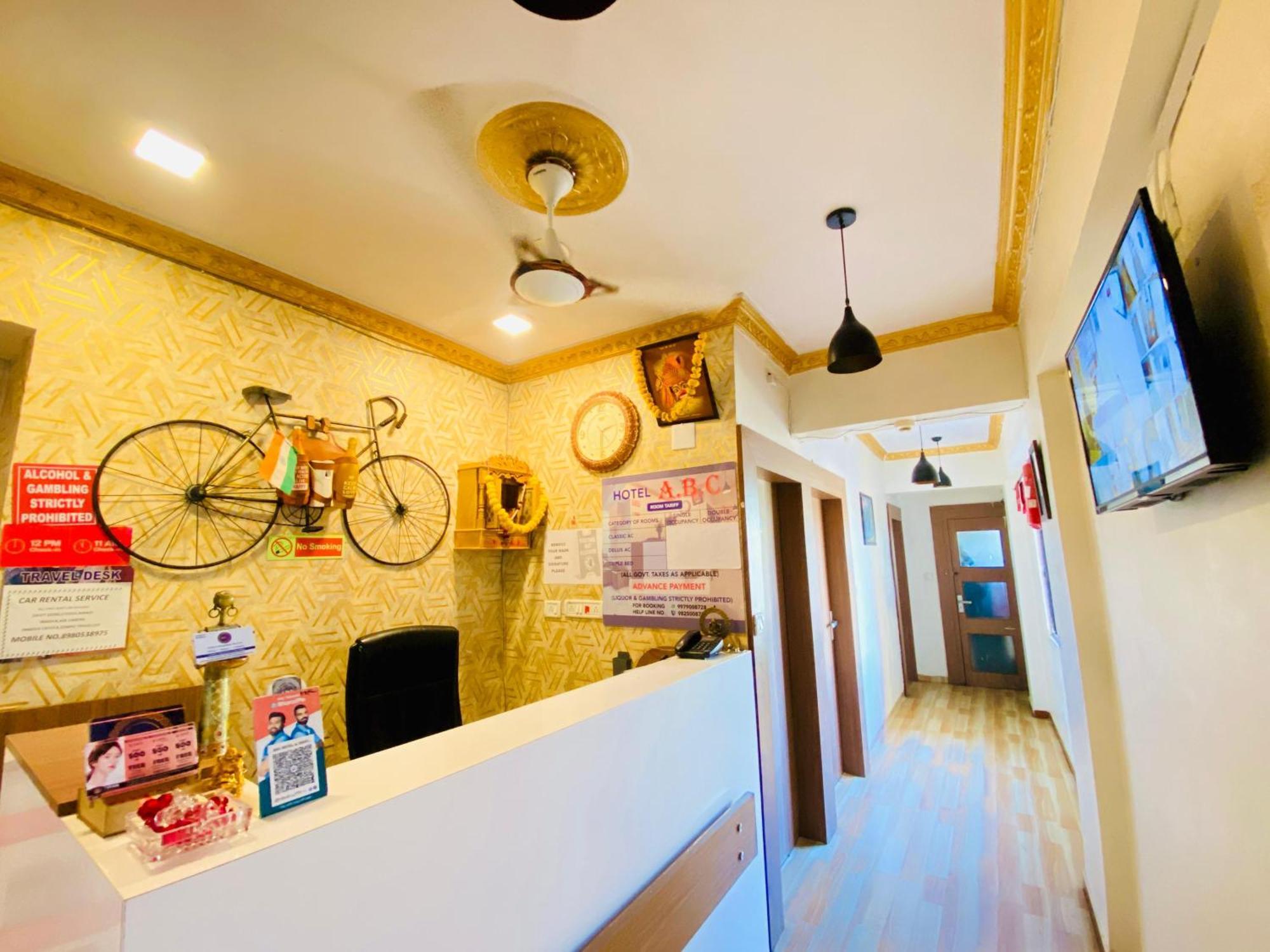 Hotel Abc Satellite Prahlad Nagar Ahmedabad Exteriör bild