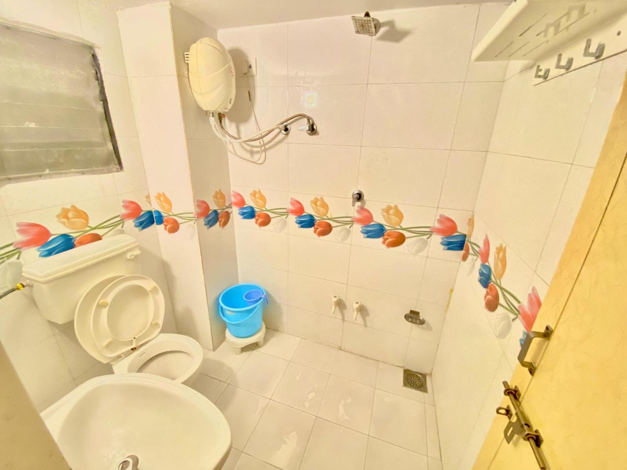 Hotel Abc Satellite Prahlad Nagar Ahmedabad Exteriör bild