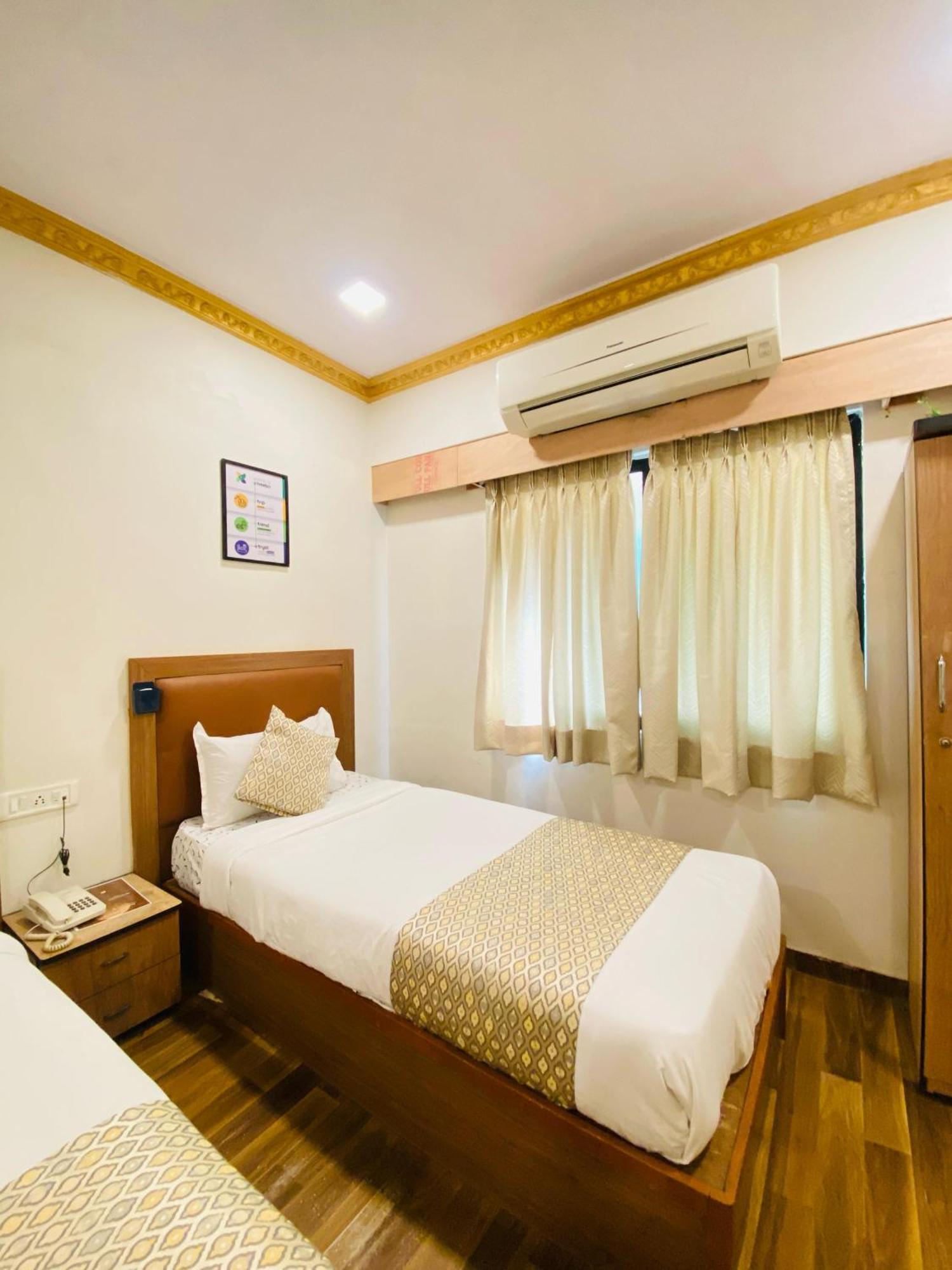 Hotel Abc Satellite Prahlad Nagar Ahmedabad Exteriör bild