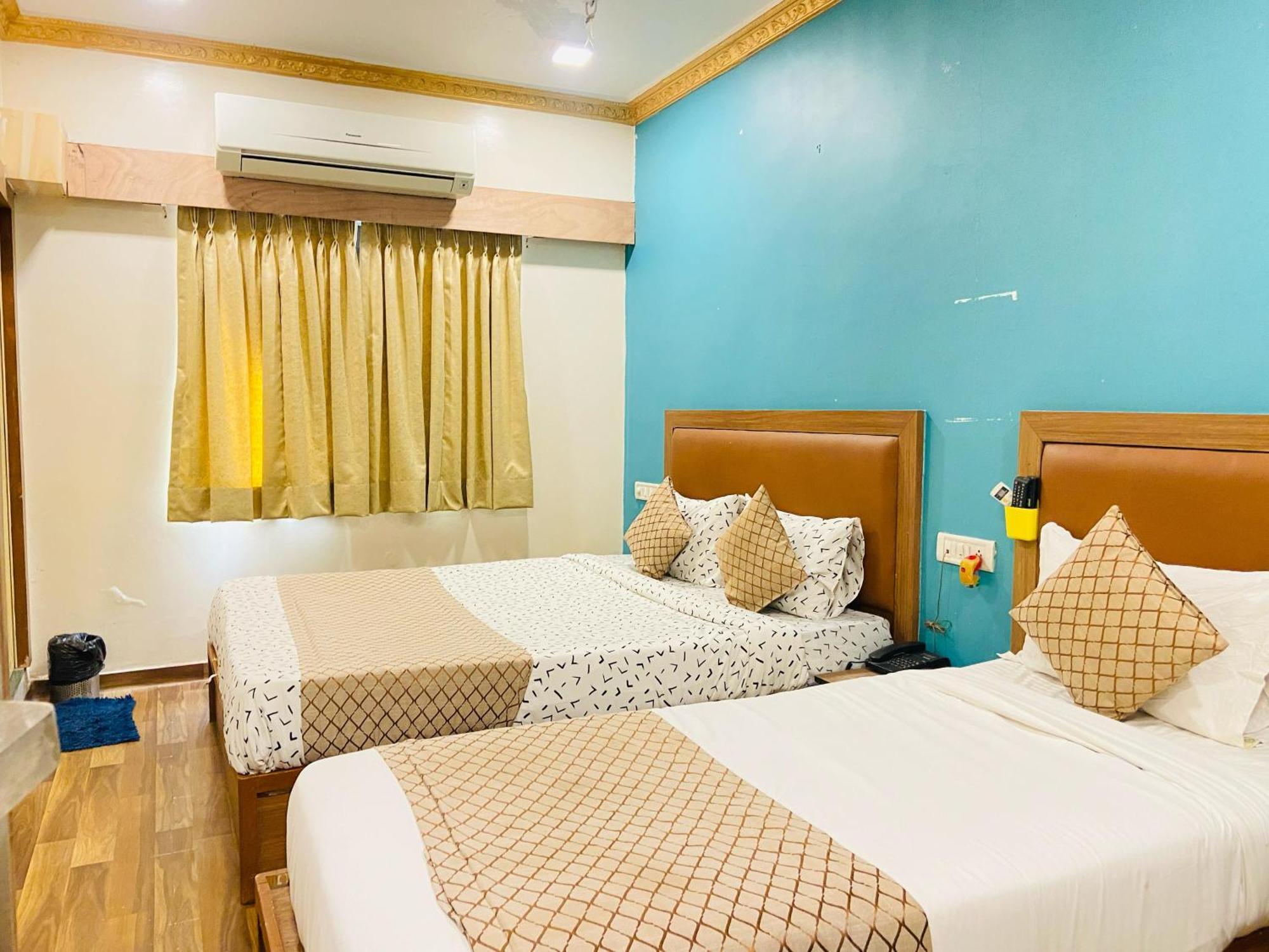Hotel Abc Satellite Prahlad Nagar Ahmedabad Exteriör bild