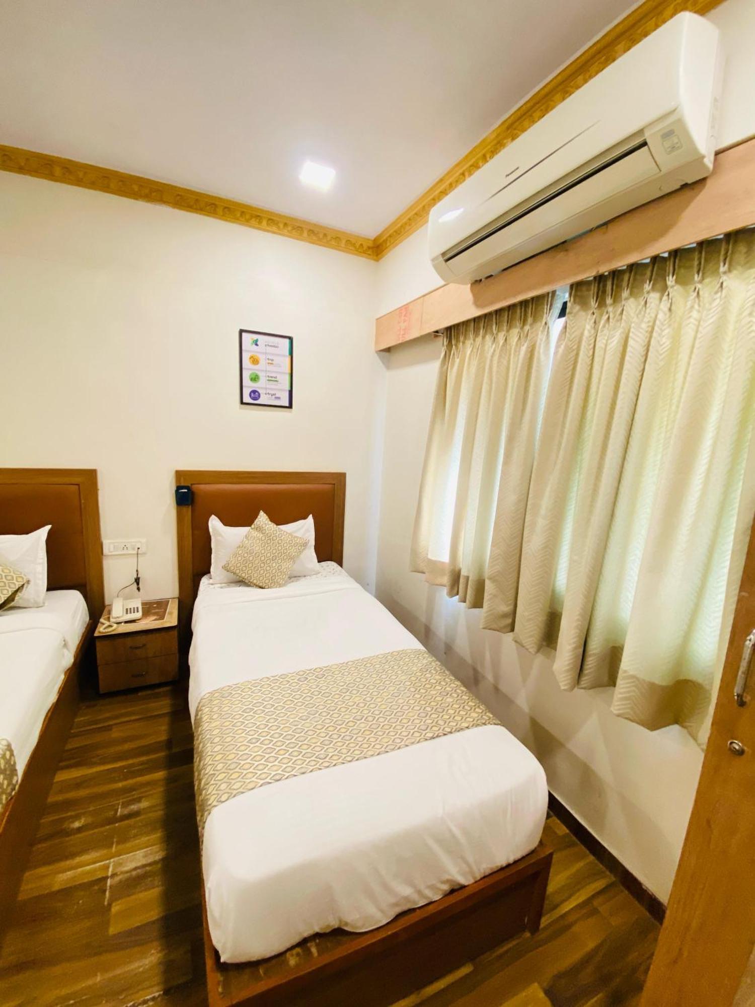 Hotel Abc Satellite Prahlad Nagar Ahmedabad Exteriör bild