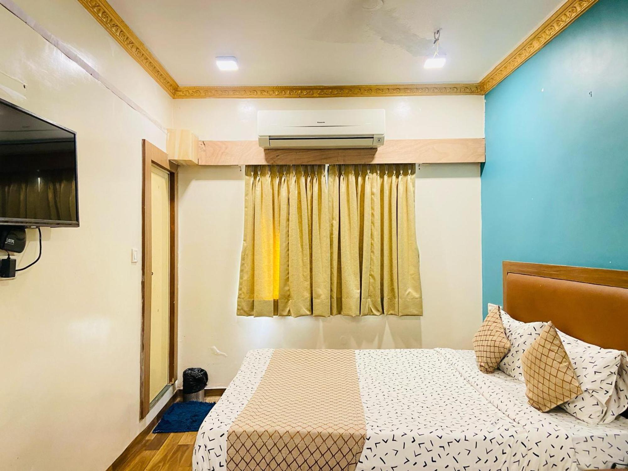 Hotel Abc Satellite Prahlad Nagar Ahmedabad Exteriör bild