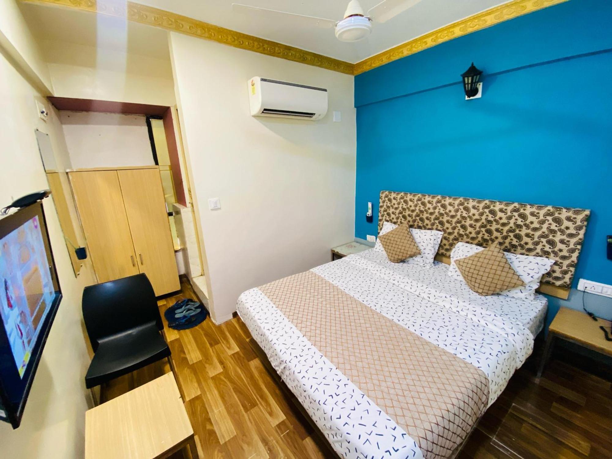 Hotel Abc Satellite Prahlad Nagar Ahmedabad Exteriör bild